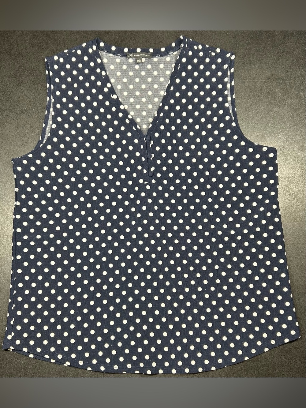 Adrianna Papell Women’s Size L Navy Blue Polka Dot V-Neck Buttons Sleeveless Top